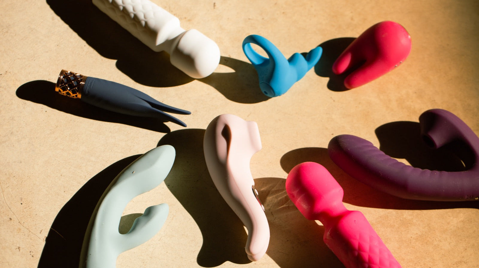 מה ההבדל בין אביזרי מין לצעצועי מין