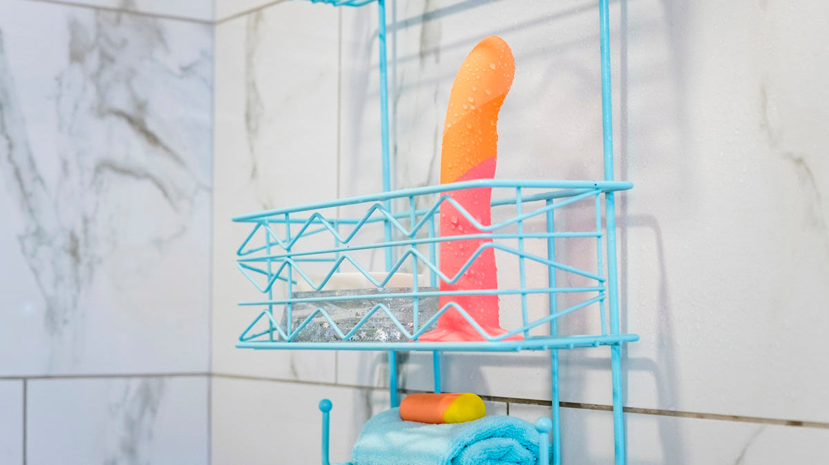 כיצד לנקות צעצועי מין